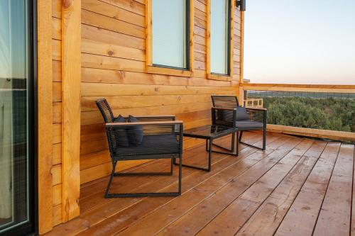 Balcon ou terrasse dans l'établissement Tiny Cabin #2 at The Cedars
