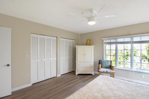 ロングボート・キーにあるStylish Longboat Key townhome minutes to beach Ospreys Nestのギャラリーの写真