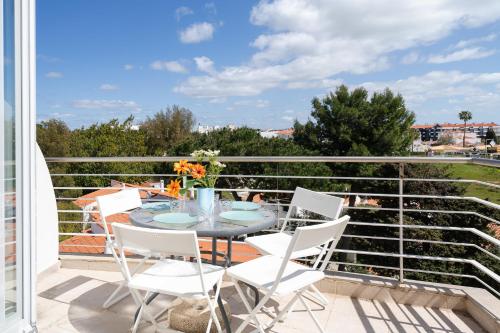Newly Remodeled 2BD Brilliant Oura Strip 9min beach
