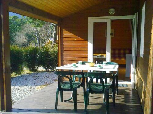 Afbeelding uit fotogalerij van Camping La Cascade in Le Bourg-dʼOisans