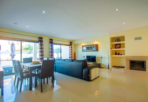 Villa Feliz Algarve with Private Pool - São Rafael