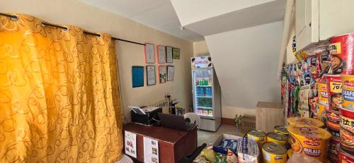 Dapur atau dapur kecil di OYO 1121 Junlyn Apartelle