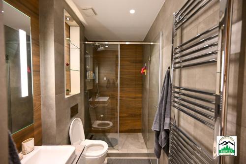 Koupelna v ubytování Apartmani Šmit, KALMAN Complex