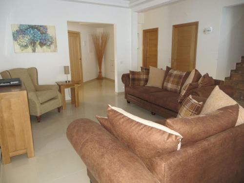 Luxury Villa with Private pool walking distance to beach and Marina