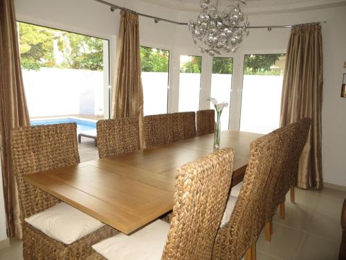 Luxury Villa with Private pool walking distance to beach and Marina