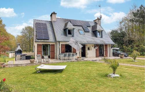 4 Bedroom Cozy Home In Riec-Sur-Belon