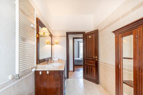 Vatican Art Apartment