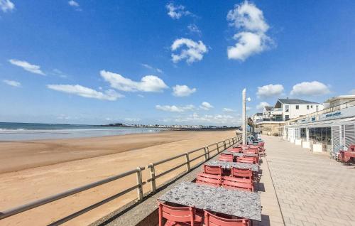 Stunning Apartment In Saint-Gilles-Croix-De-