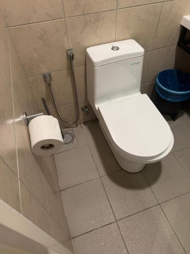 Ένα μπάνιο στο Robertson suites At Bukit Bintang South Lobby