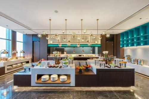 Makanan di atau berdekatan hotel