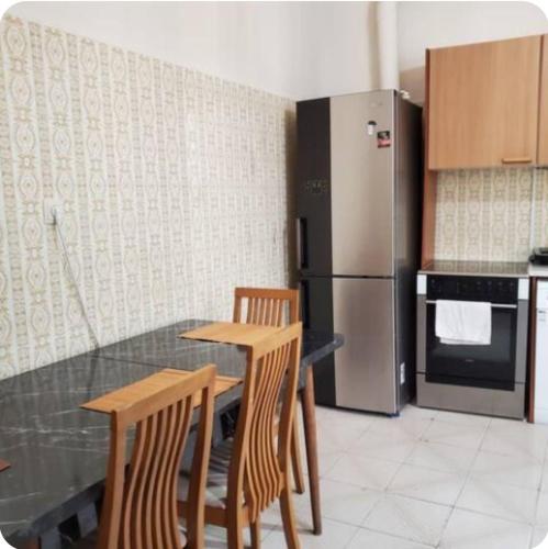 Home away from home - 3BR - 14' walk to port