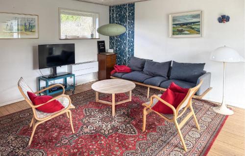 TV a/nebo společenská místnost v ubytování 3 Bedroom Stunning Home In Malling