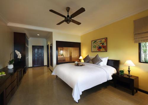 Postel nebo postele na pokoji v ubytování Berjaya Langkawi Resort
