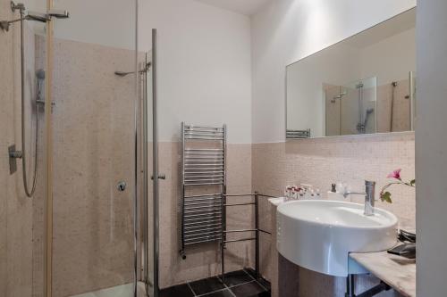 TURATI GUEST HOUSe