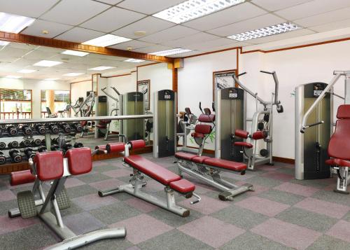 Fitness centrum a/nebo fitness zařízení v ubytování Berjaya Langkawi Resort
