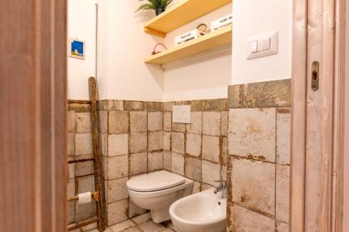 Un baño de Trullo di Serena