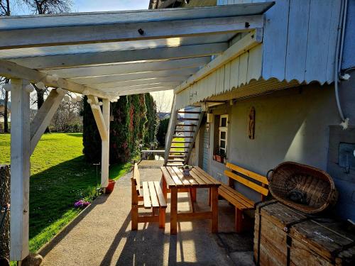 Balkón nebo terasa v ubytování Ferienhaus Lasterbühl