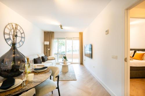 ApoloXIX between beach and harbour