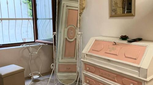 Un baño de Dimora Moresco by Symphonya Rentals