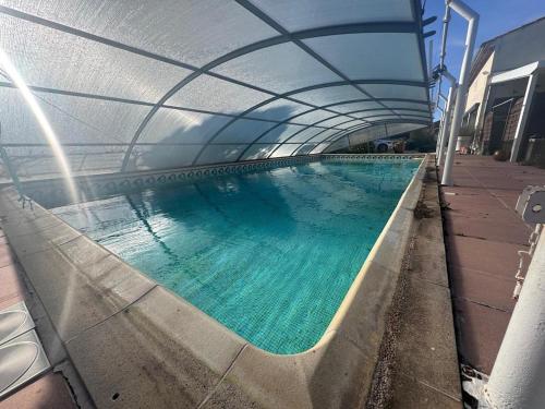 Bazén v ubytování Mas augustin nebo v jeho okolí