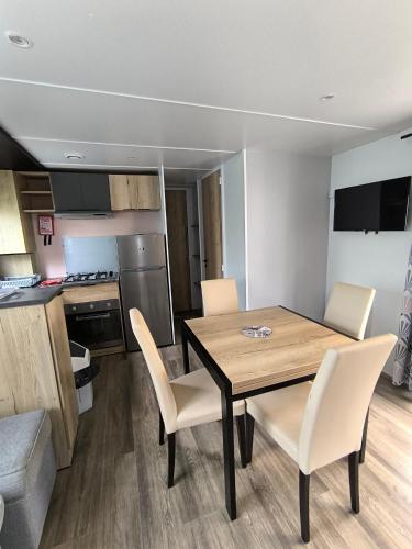 Mobil-Home 45 m2 camping le Mar Estang 4 étoiles