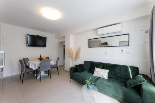 Anamaria Apartment - Just Steps from the Beach
