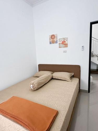 Postel nebo postele na pokoji v ubytování Kino Stay - 3 BR, A Modern Minimalist House