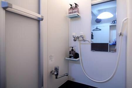 Ένα μπάνιο στο Close to Station, Quiet Area, Central Shinjuku, Room 203