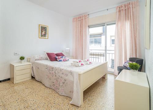 Basic Comfort Apartamento Poeta Marquina 1º 2025 con 3 dormitorios