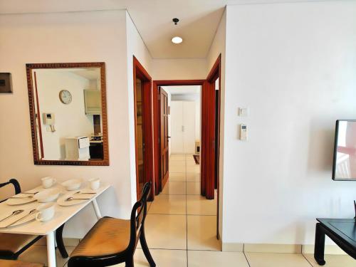 Gambar di galeri bagi Stategic 1et Cikditiro 2BR Apt with Pool, Gym, Wi-Fi by 2ndHome di Jakarta