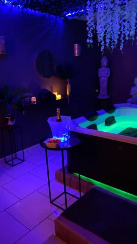 Φωτογραφία από το άλμπουμ του Secretroom σε Vieux-CondÃ©