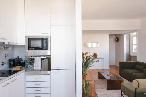 Riverfront Stylish Apartment - waterfront 2BR