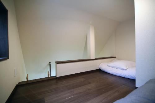 Central Shinjuku, Quiet Area, Close to Station, Room205