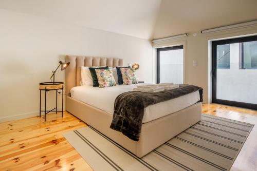 Luxury Style 4 with AC Downtown Porto near Metro