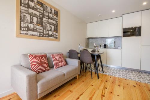Luxury Style 7 with AC Downtown Porto near Metro