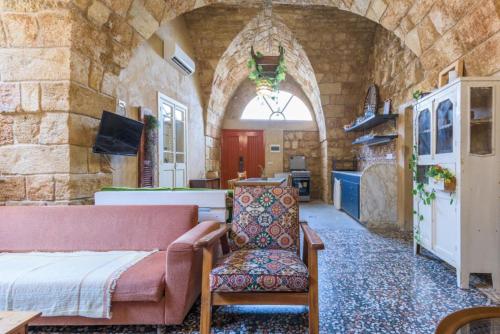 Televisyen dan/atau pusat hiburan di Les Galets in Batroun