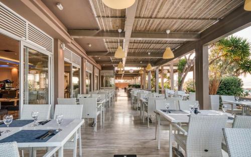 Fotografie z fotogalerie ubytování Black & White Resort v destinaci Xylokastro