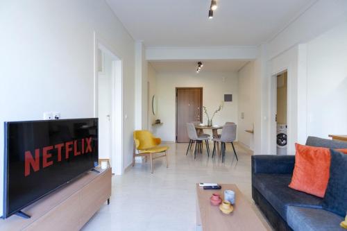 Modern 2-Bedroom Apartment in Downtown Glyfada