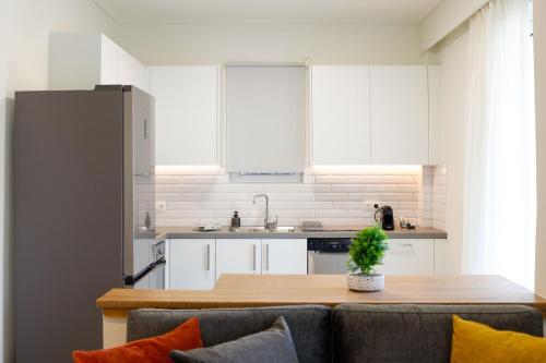 Modern 2-Bedroom Apartment in Downtown Glyfada