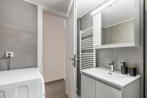 Selesta - Stylish 2 Bedroom Apartment in Athens