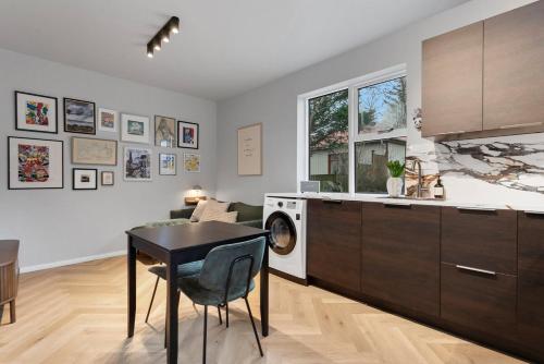 Køkken eller tekøkken på New Charming Apartment