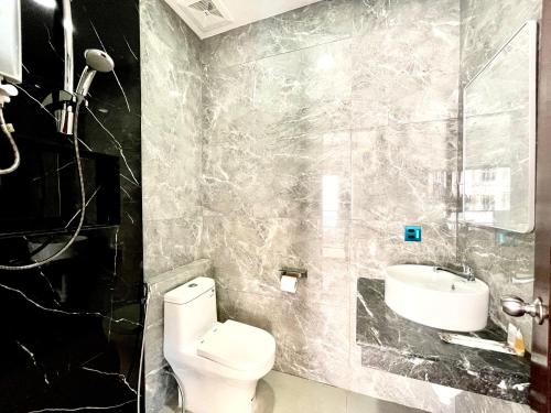 Koupelna v ubytování SKYHOTEL - Apartments & Cinema rooms - FREE Laundry