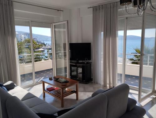 Elcon Seaside Apartment