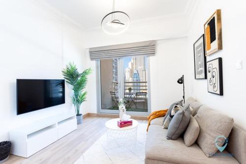 1BR Marina View Rooftop Pool Dubai Marina