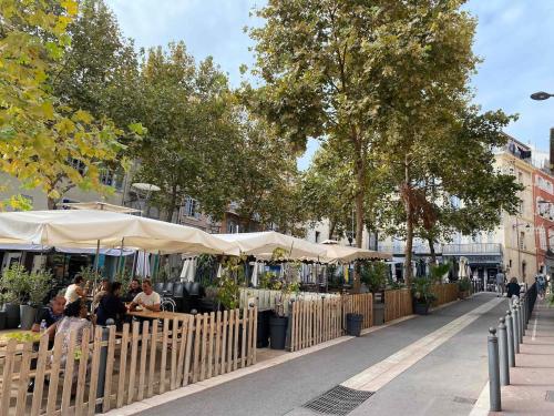 Panier Apartment4 bedrooms 2 bathrooms terrace 12 rue Saint Pons