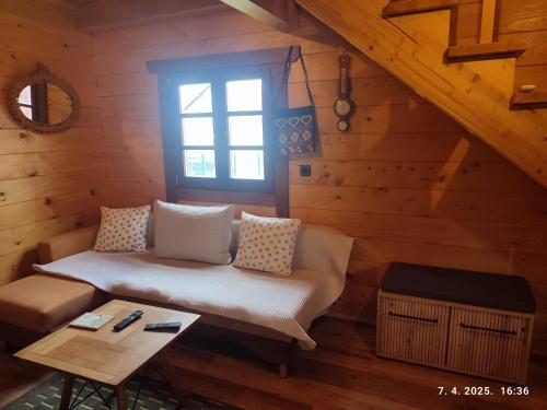 Zona de estar de Cypres, modern wooden house with free parking