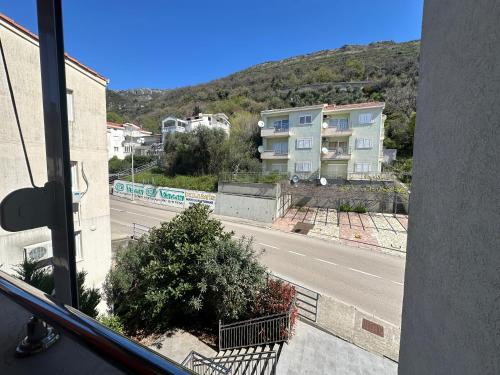 Pogled na planine ili pogled na planine iz apartmana