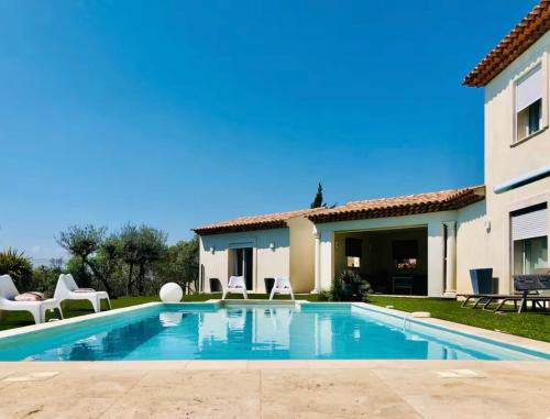 Villa avec prestations de qualité