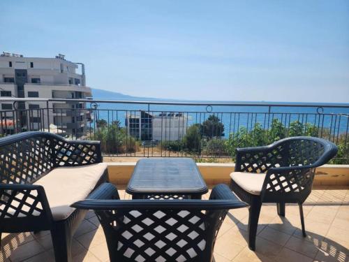 International Sea View Apartment
