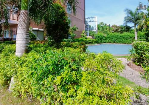 Zahrada ubytování Family-Friendly Condo with Free Parking, Pool and Gym in Palawan - B2 7Beryl